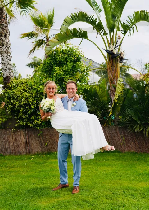 Hochzeitspaar in Gärternei
